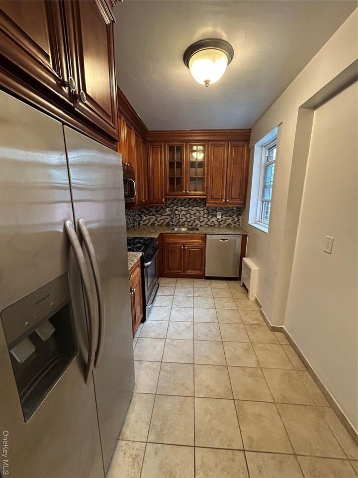 230 Pelham Rd Apt 2e - Photo 2 of 31