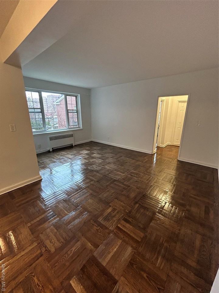 230 Pelham Rd Apt 2e - Photo 5 of 31