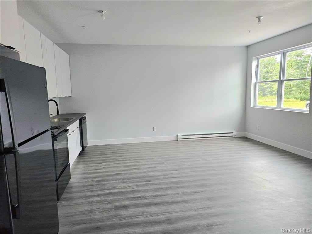 11 Orange Ln Apt 9 - Photo 2 of 7