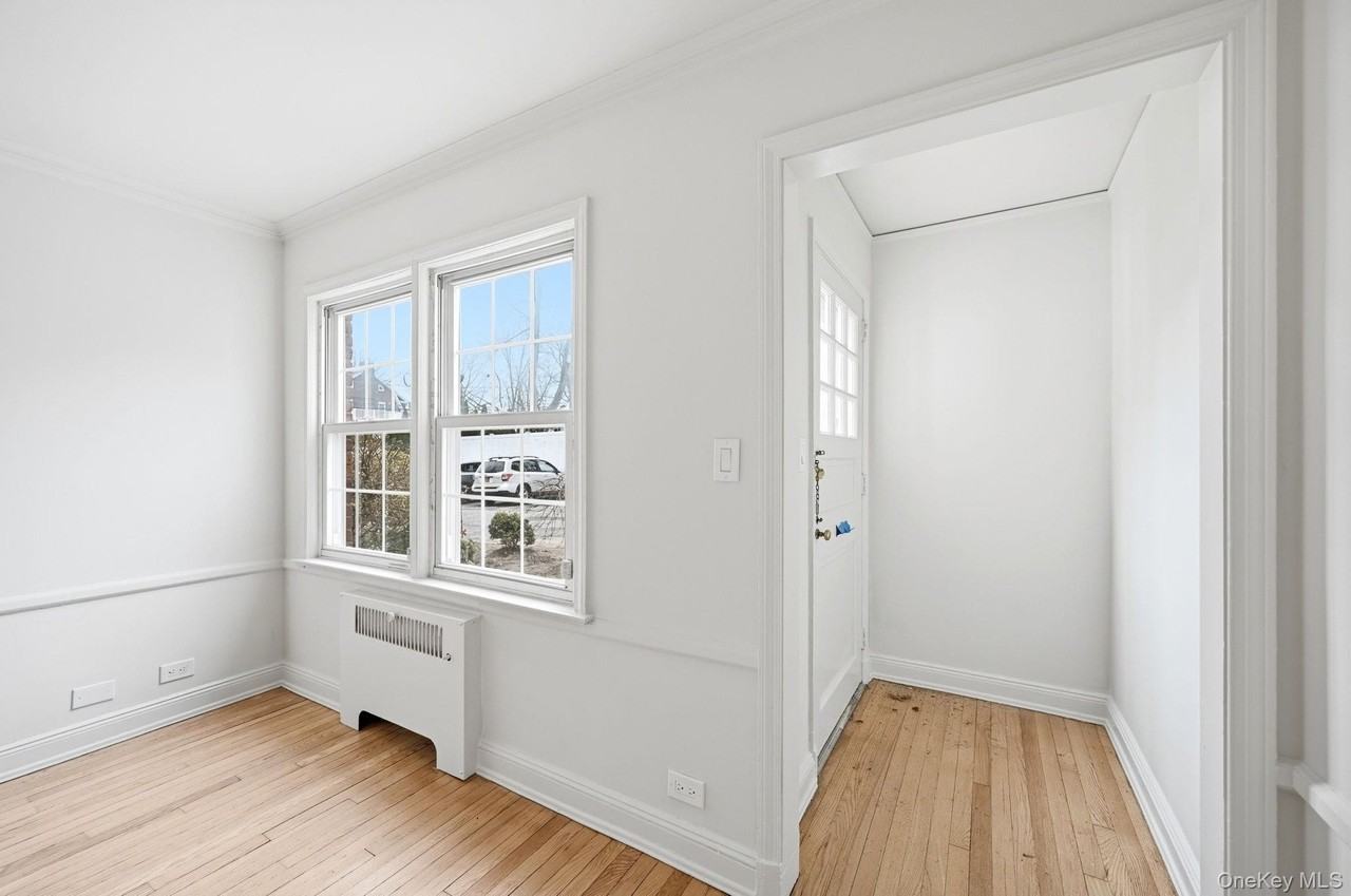 61 Davis Ave Apt E - Photo 5 of 25