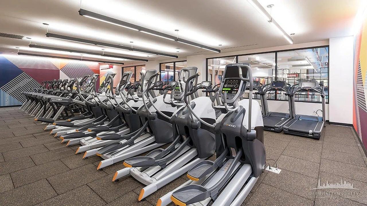 W 57th St #1238 - Photo 7 of 7