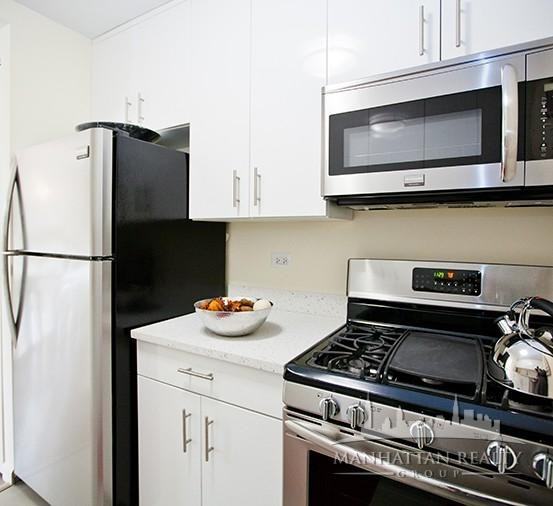 W 42nd St #1017 - Photo 2 of 10