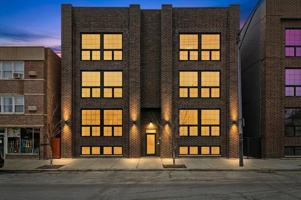 featured image of 5824 N Lincoln Ave Unit 2s