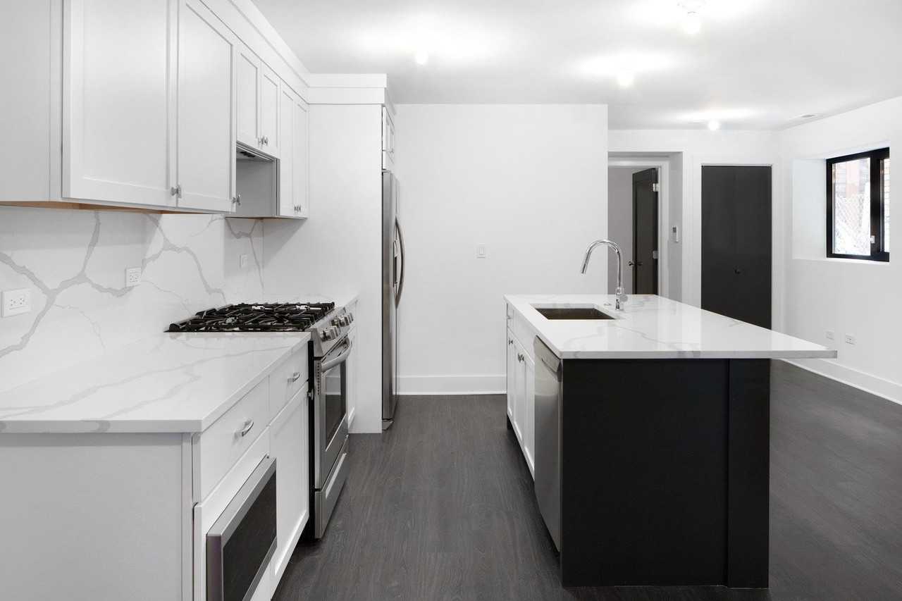 1833 S Throop St Unit G - Photo 7 of 11