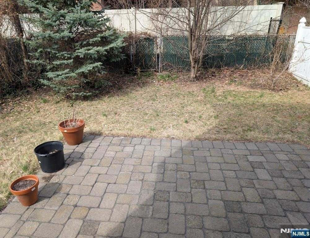 2471 7th St - Photo 3 of 13