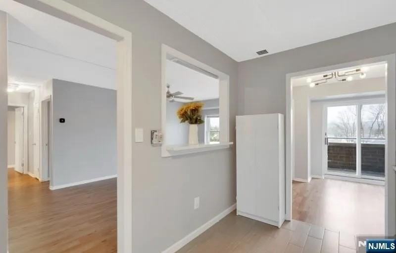 24 Iron Forge Sq - Photo 2 of 16