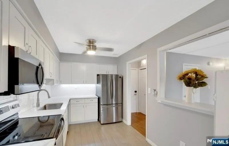 24 Iron Forge Sq - Photo 5 of 16