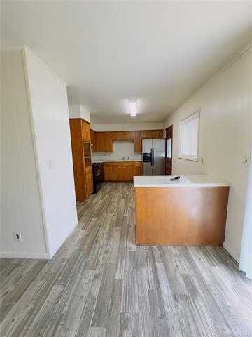 4510 E 49th St - Photo 3 of 14