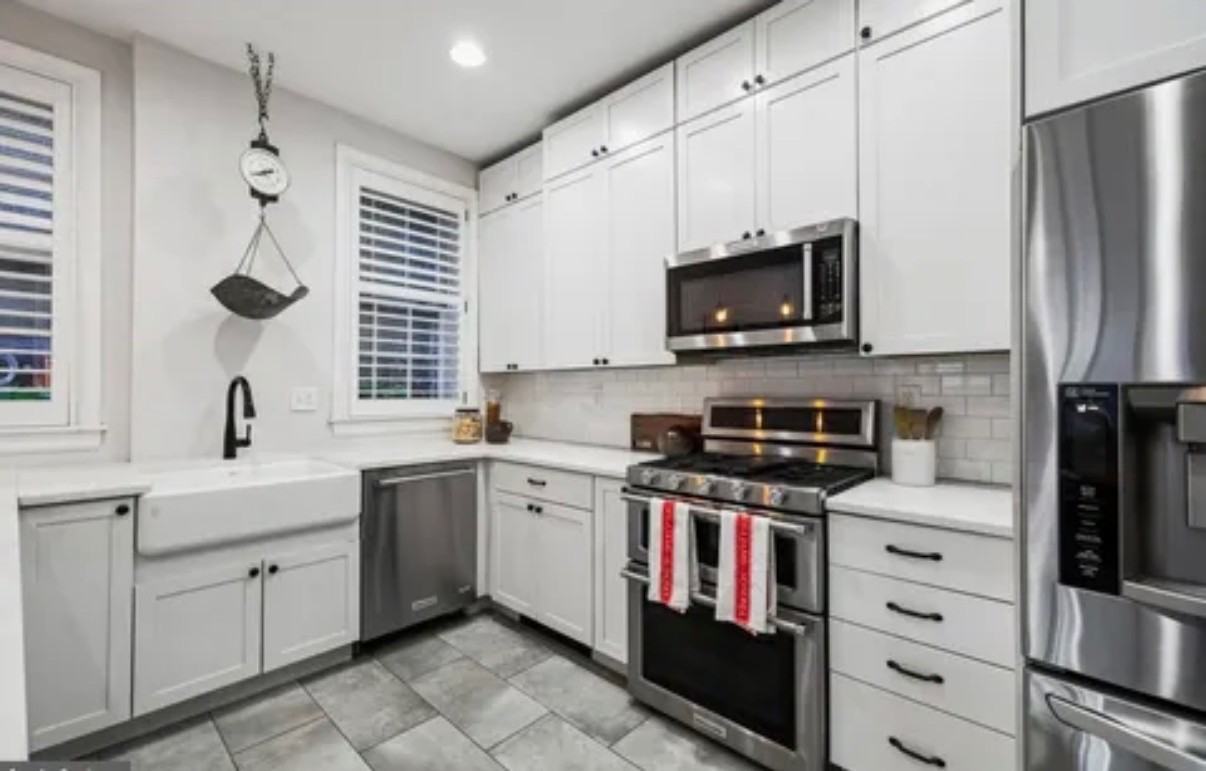 1238 Waverly Walk - Photo 2 of 20