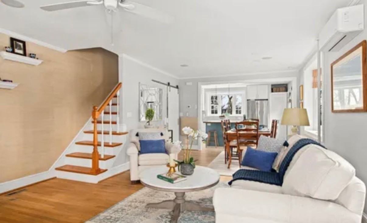 444 Saint Davids Ave - Photo 2 of 20