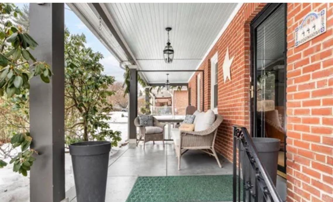 444 Saint Davids Ave - Photo 3 of 20