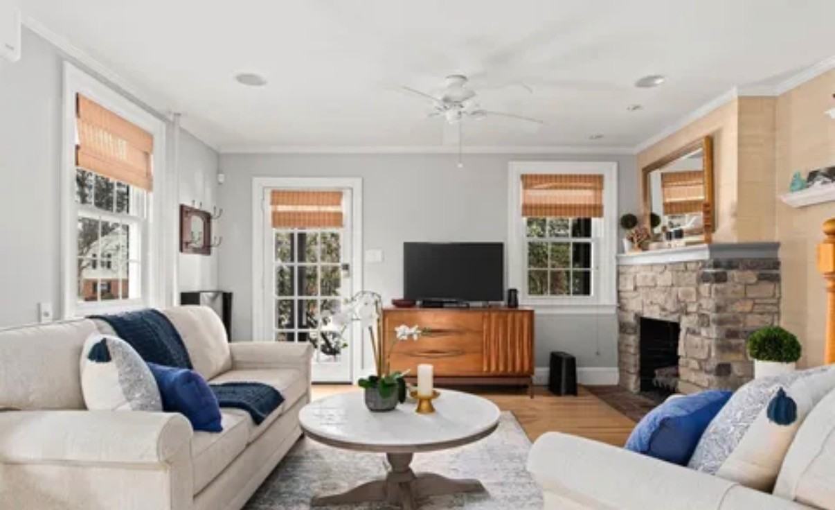 444 Saint Davids Ave - Photo 4 of 20