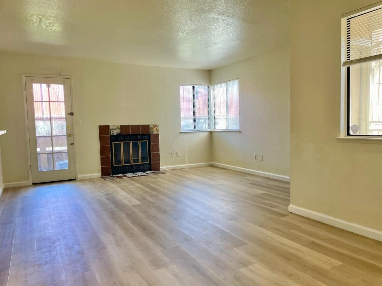 1645 Pyrenees Ave - Photo 7 of 18