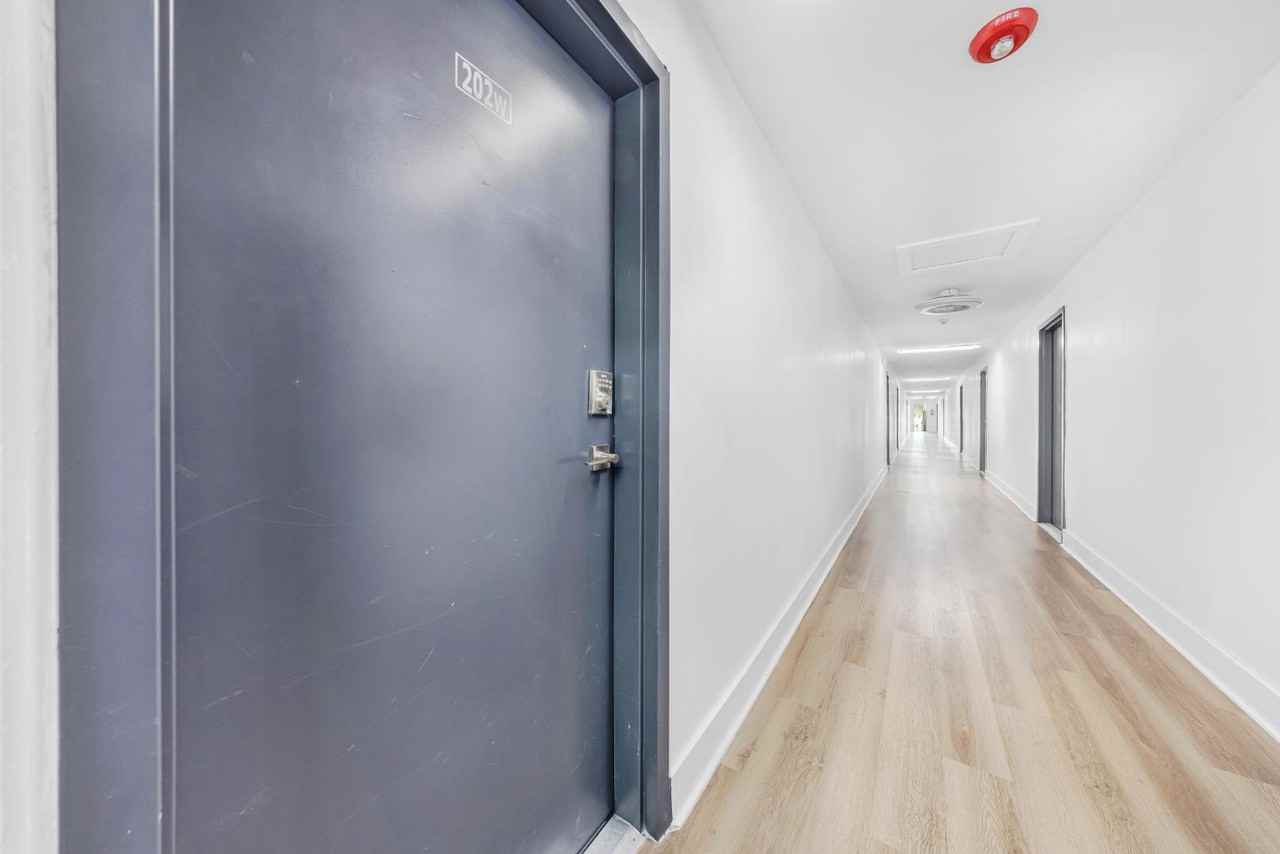 1250 SW 6th St - Photo 7 of 9