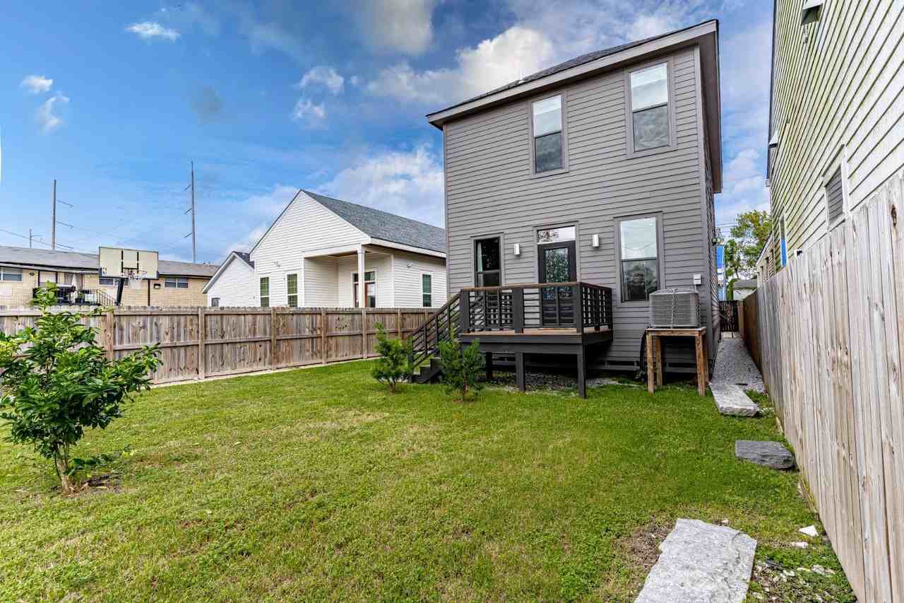 2506 Dumaine St - Photo 4 of 20