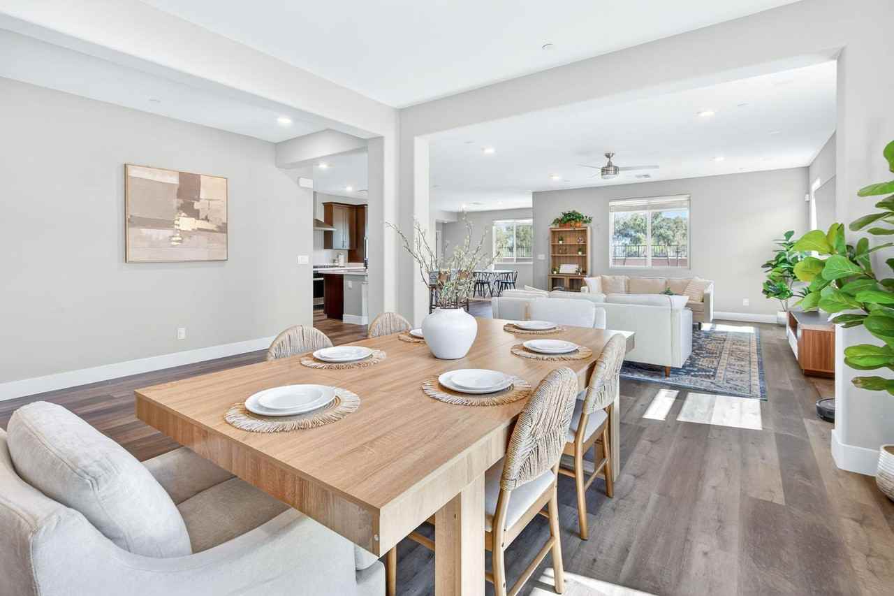 1024 Saker Falcon Dr - Photo 5 of 20