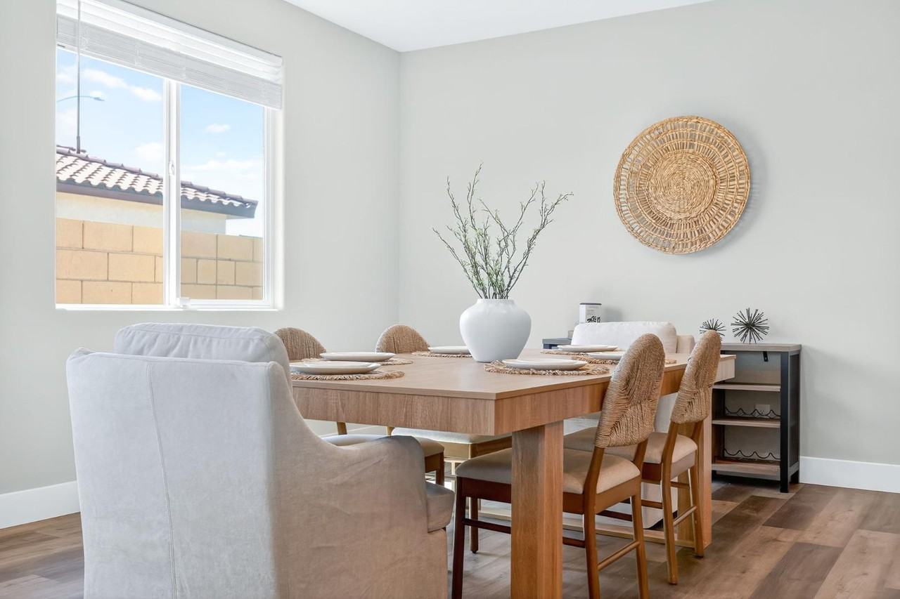 1024 Saker Falcon Dr - Photo 7 of 20