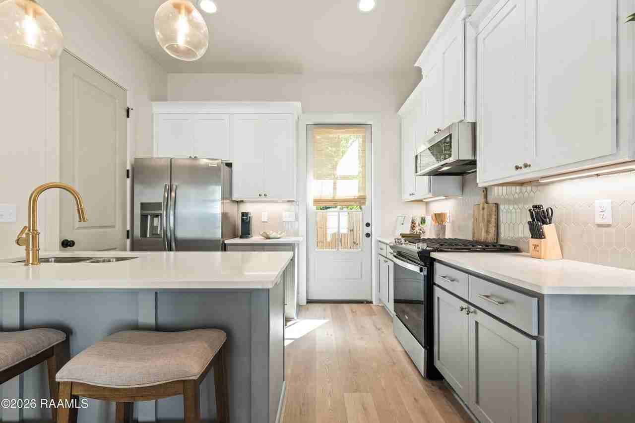 220 Steiner Rd - Photo 3 of 19