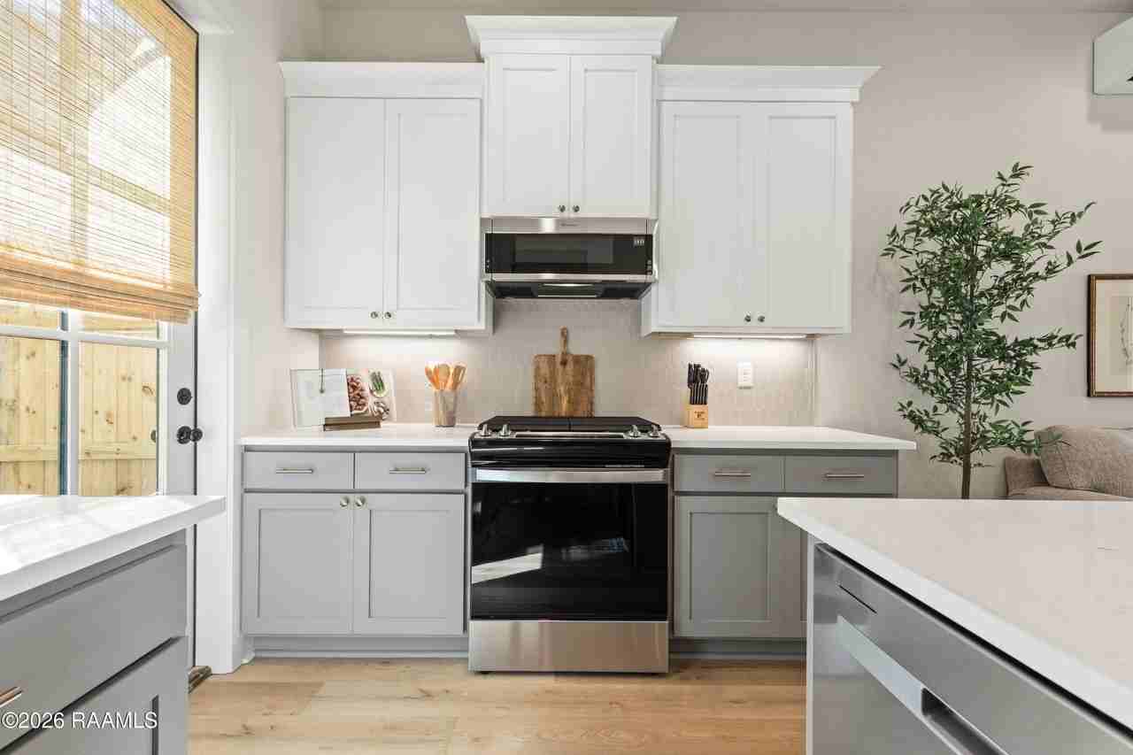 220 Steiner Rd - Photo 4 of 19