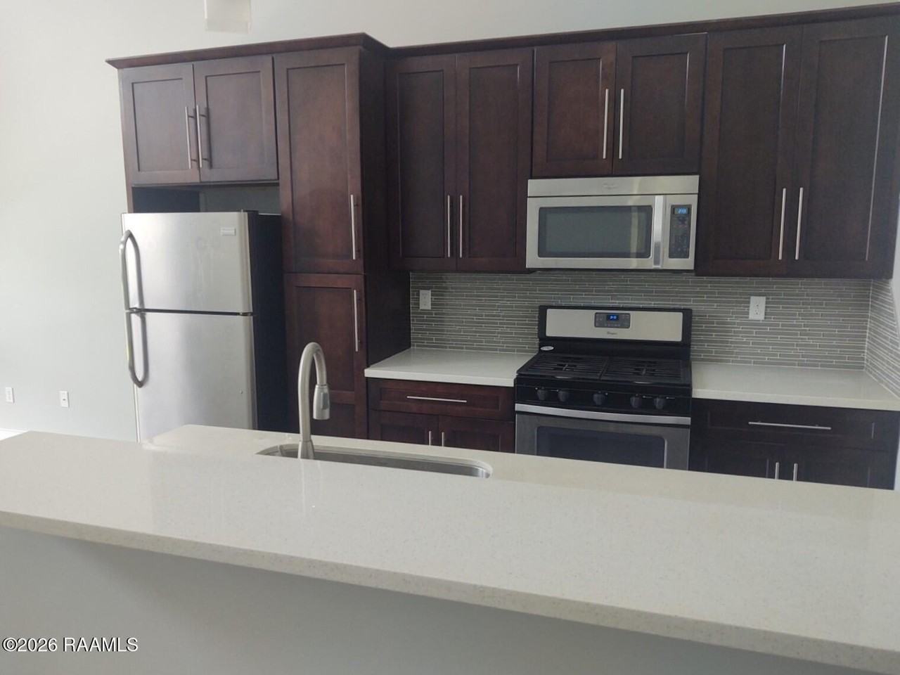 206 Highland Oaks Ln - Photo 2 of 11