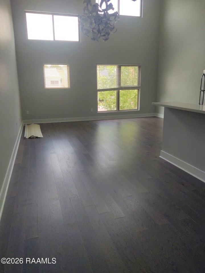 206 Highland Oaks Ln - Photo 3 of 11