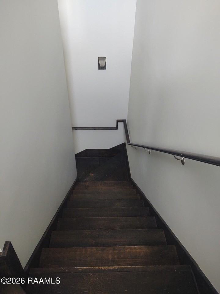 206 Highland Oaks Ln - Photo 4 of 11