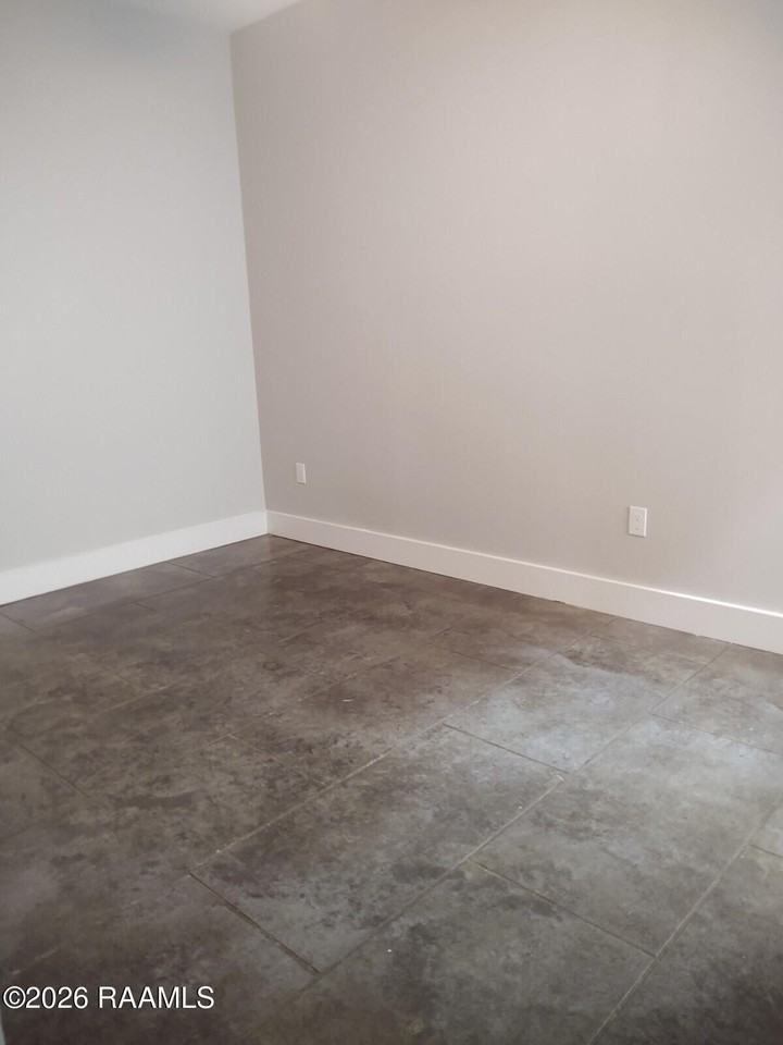 206 Highland Oaks Ln - Photo 5 of 11