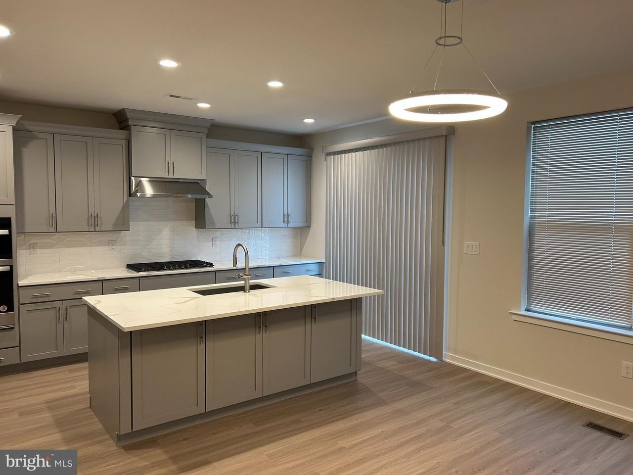 1020 W Lock Rd - Photo 2 of 17