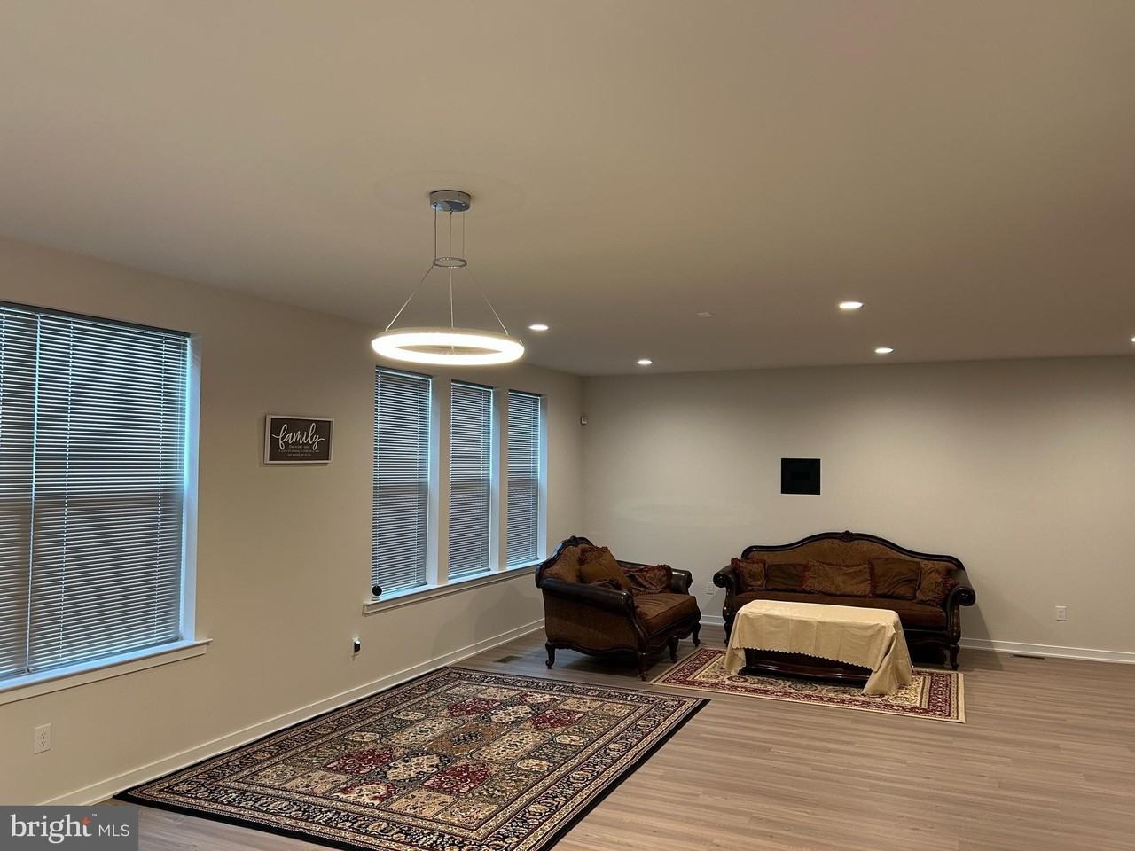 1020 W Lock Rd - Photo 4 of 17