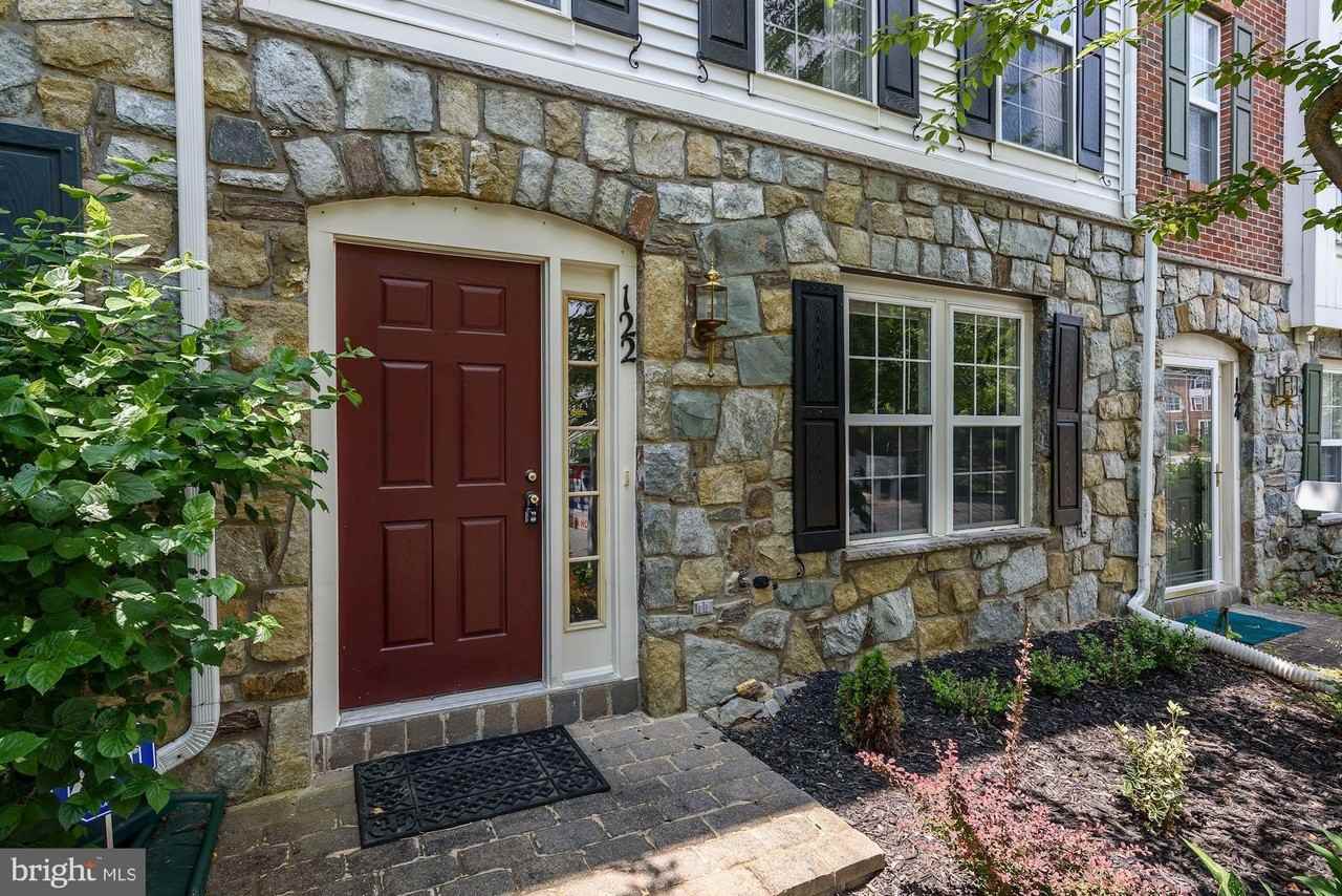 122 Elmcroft Blvd - Photo 2 of 30