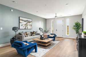 featured image of 1062 W Oakland Ave