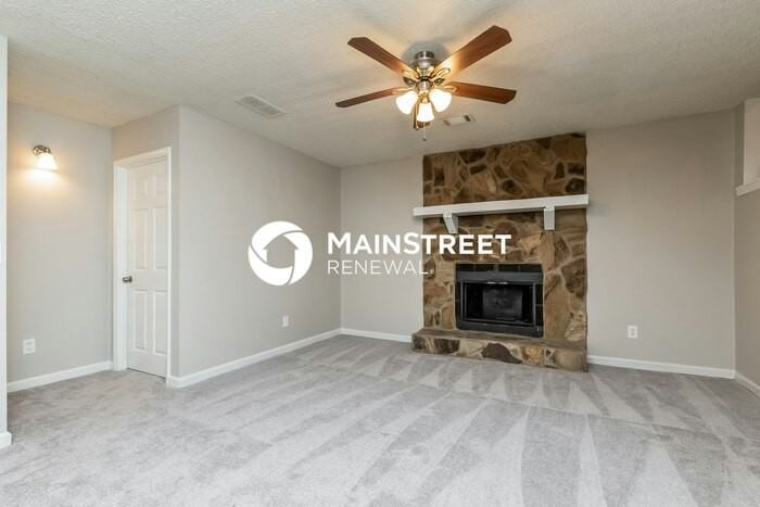 181 Holly Ct - Photo 4 of 17