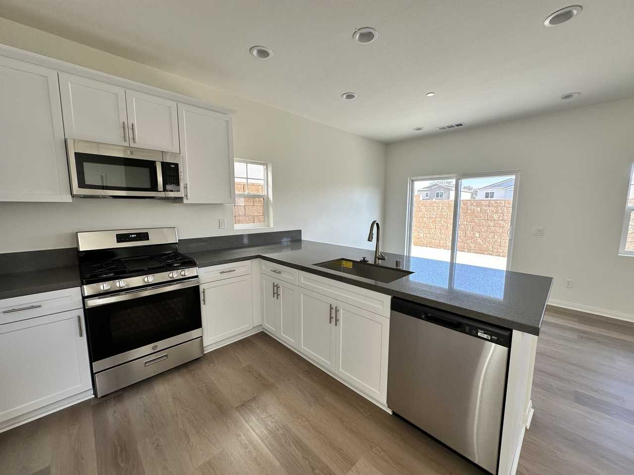 N Lassen Ave #1 - Photo 7 of 21