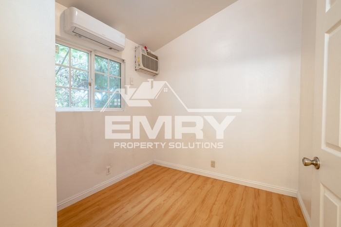 243 S Orange Blossom Ave #B - Photo 4 of 8