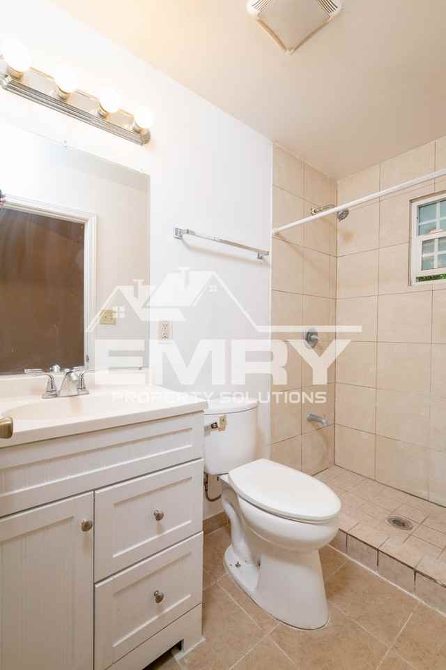 243 S Orange Blossom Ave #B - Photo 6 of 8