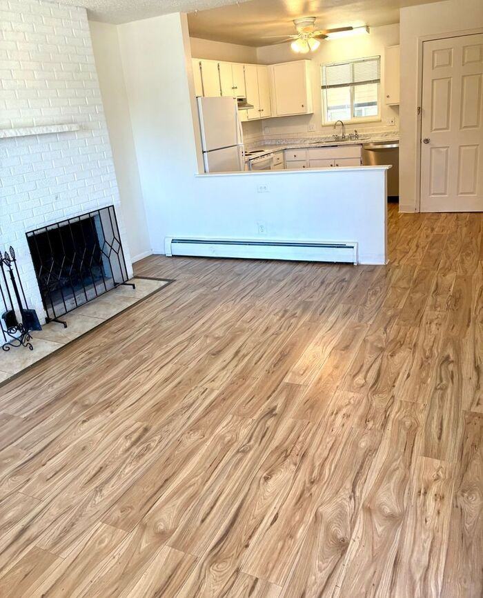 1708 E 16th St - Photo 2 of 23