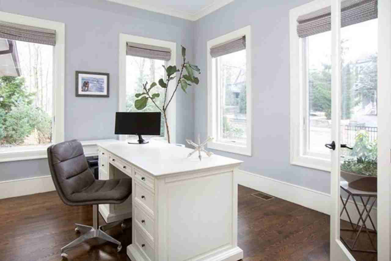 1580 Beacon St - Photo 4 of 17