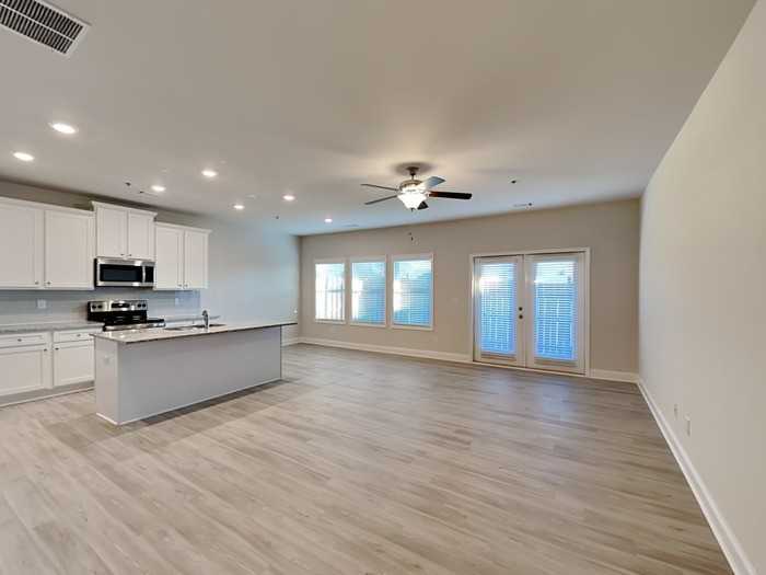 130 Wayne Ln - Photo 2 of 25