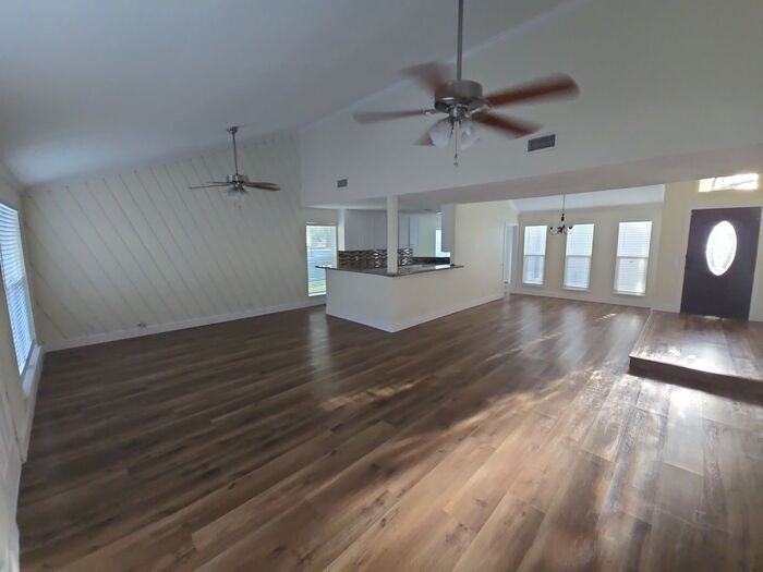 2102 Gray Falls Dr - Photo 6 of 23