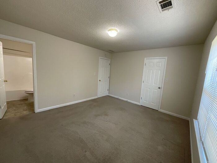 1608 Hallmark Hills Dr - Photo 7 of 20
