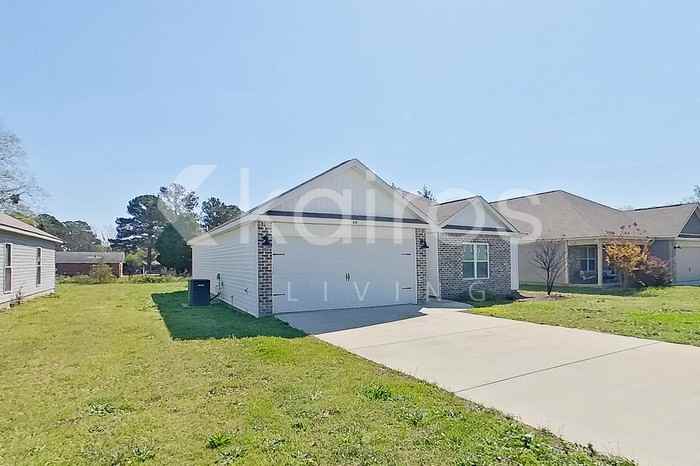 126 Hughes Dr - Photo 2 of 21