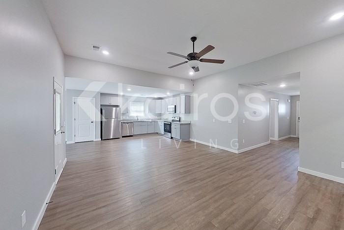 126 Hughes Dr - Photo 6 of 21