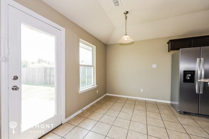 12513 Fenway Ct - Photo 6 of 17