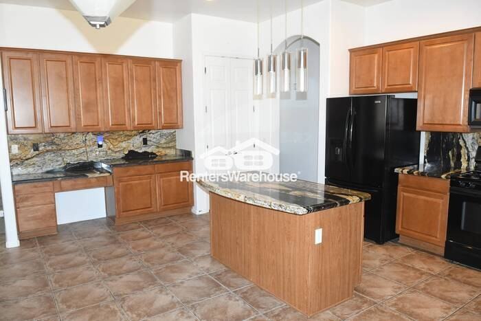 6027 N 133rd Dr - Photo 6 of 19