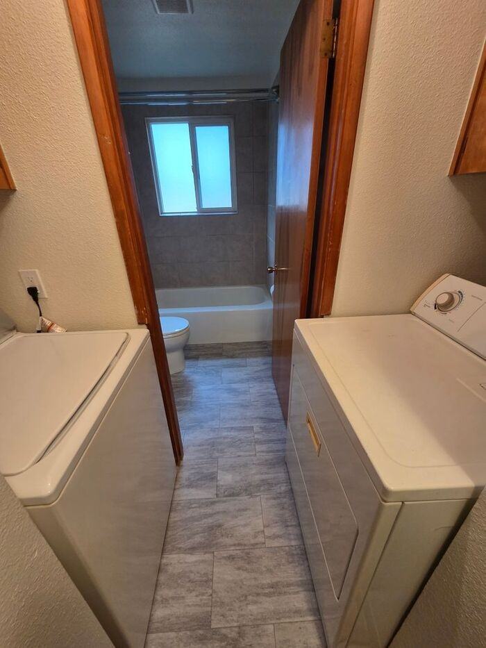 5110 N 46th St - Photo 6 of 10