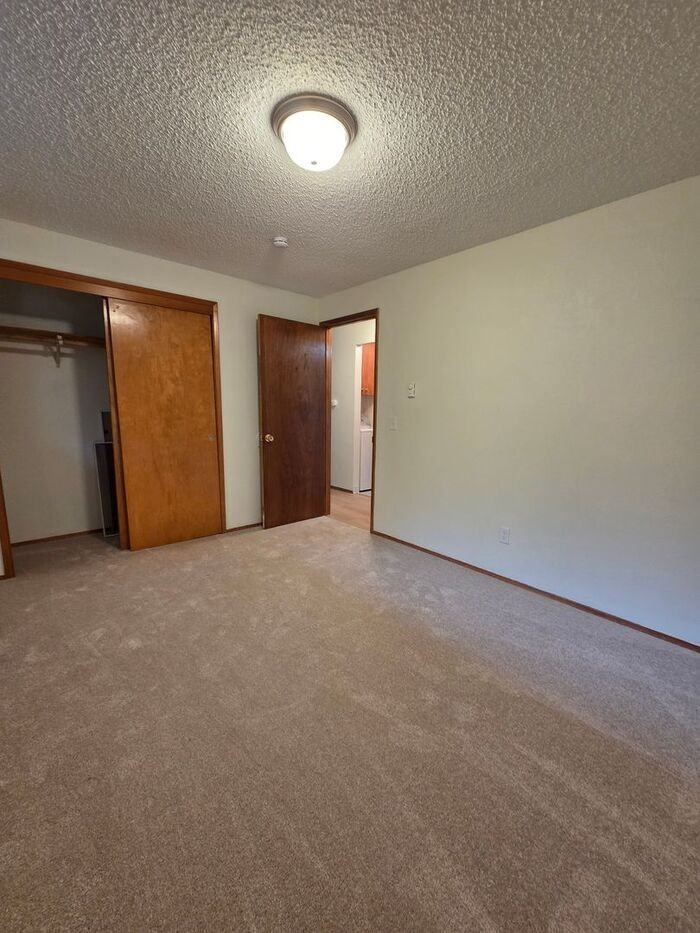 5110 N 46th St - Photo 7 of 10