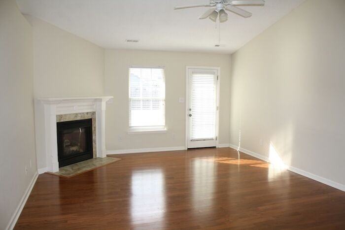 7010 Thornwood Ln Se - Photo 6 of 21