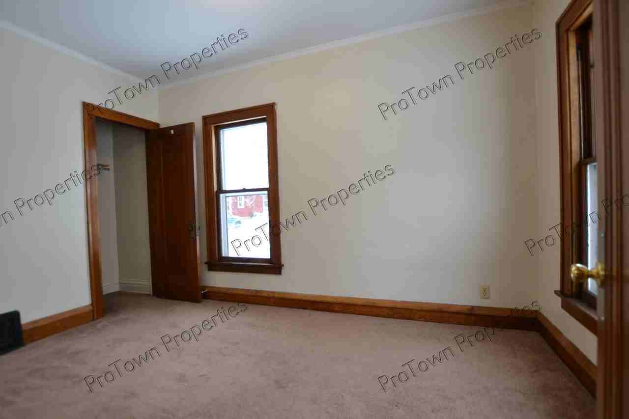 807 Glenwood Avenue - Photo 4 of 10