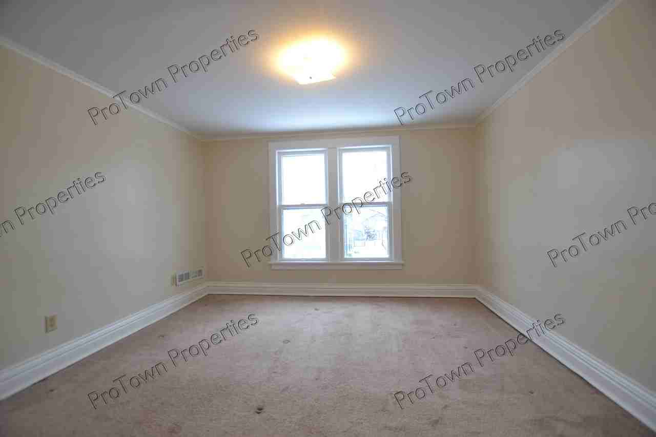 807 Glenwood Avenue - Photo 6 of 10