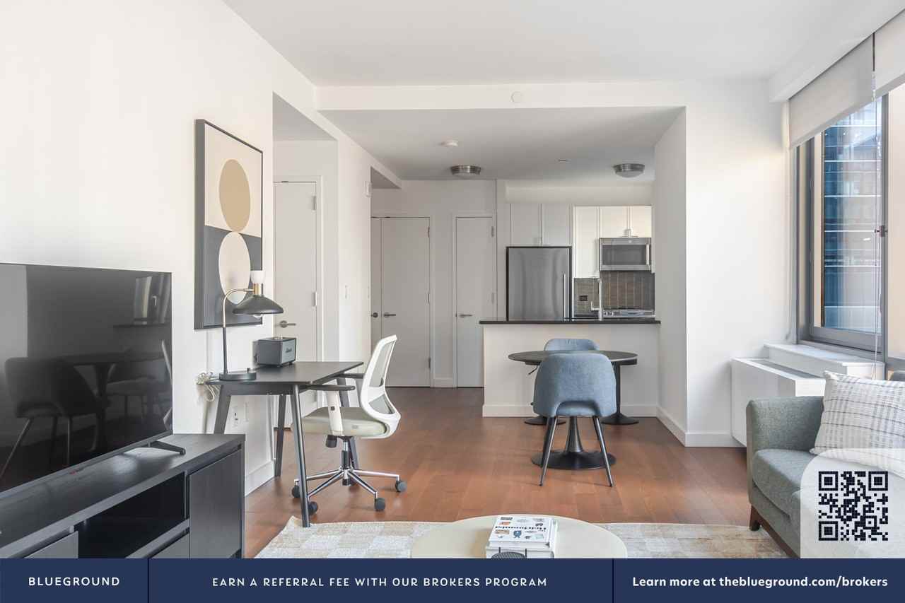 435 West 31st Street - Photo 5 of 40